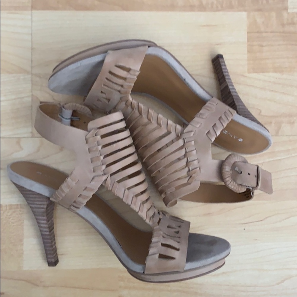 Bandolino Parvi Heels Sz 6 Pre-Owned